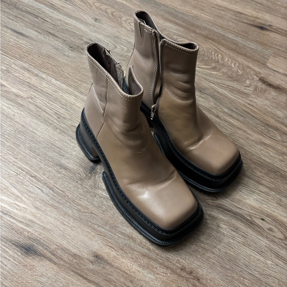 Jeffrey Campbell Women's Tan Platform Ankle Boots size 7.5